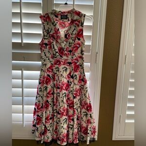 Floral Hearts & Roses dress, size medium, like new.